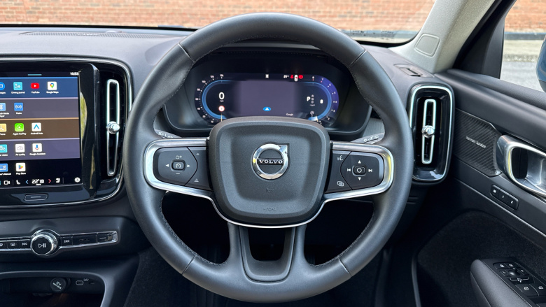 Volvo XC40 2.0 B3P Ultra Dark 5dr Auto Petrol Estate